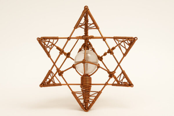 Merkaba aus Kupfer 15 cm mit Bergkristall-Kugel – Heilige Geometrie, Energieobjekt & Meditationshilfe